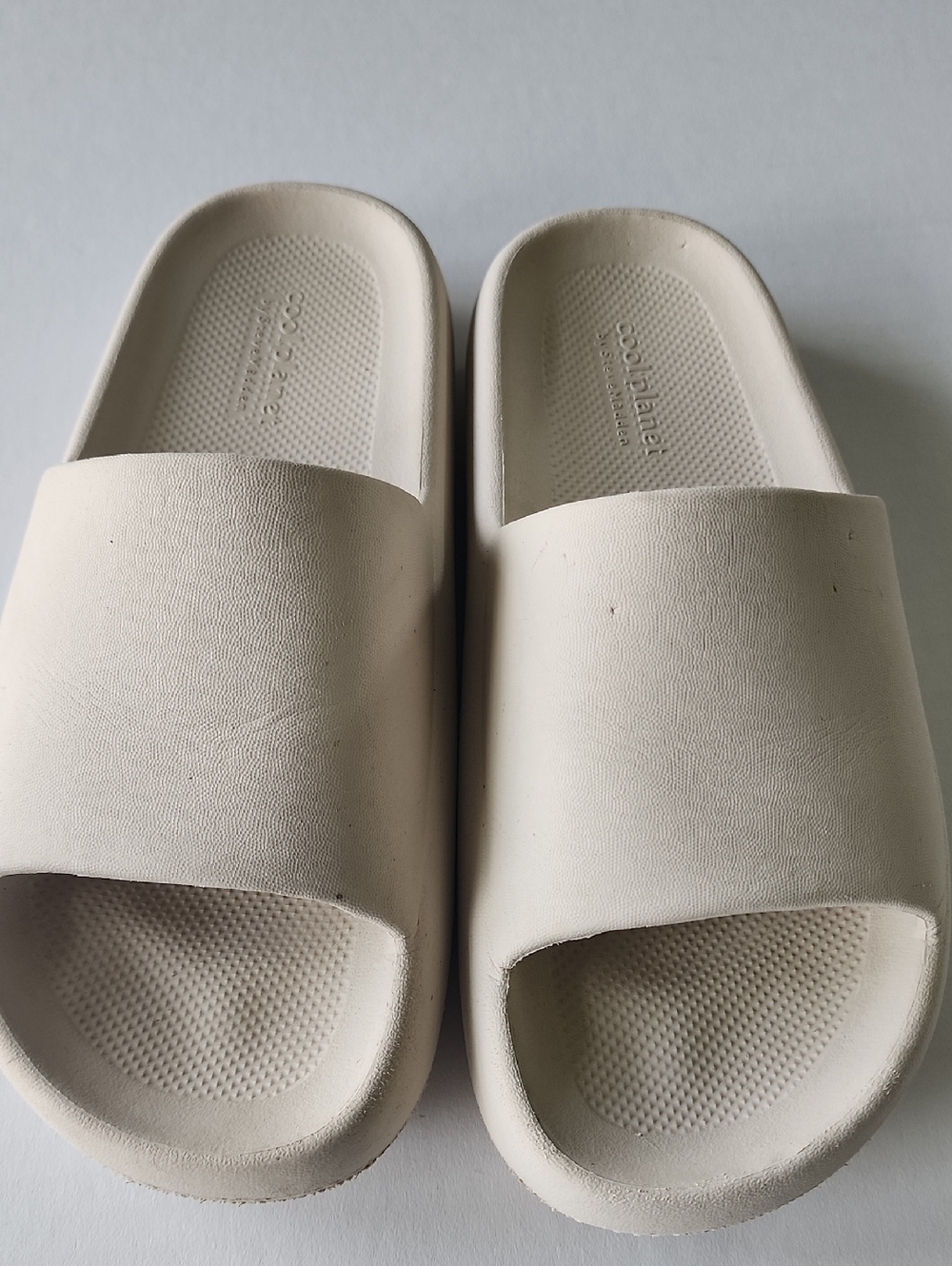 Cool Planet by Steve Madden Cream Slide Sandals, Unisex, Size 6